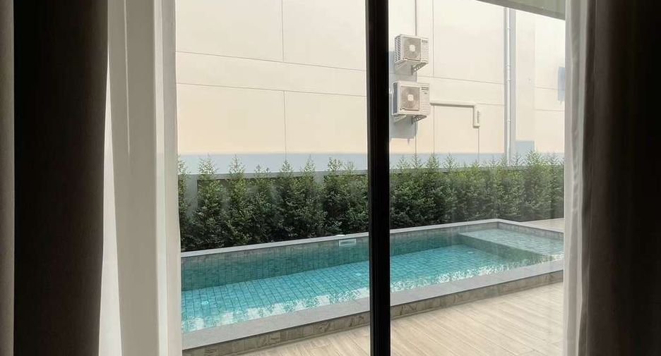 For rent and for sale 4 bedrooms house in San Kamphaeng, Chiang Mai