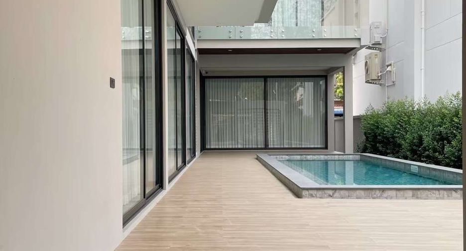 For rent and for sale 4 bedrooms house in San Kamphaeng, Chiang Mai