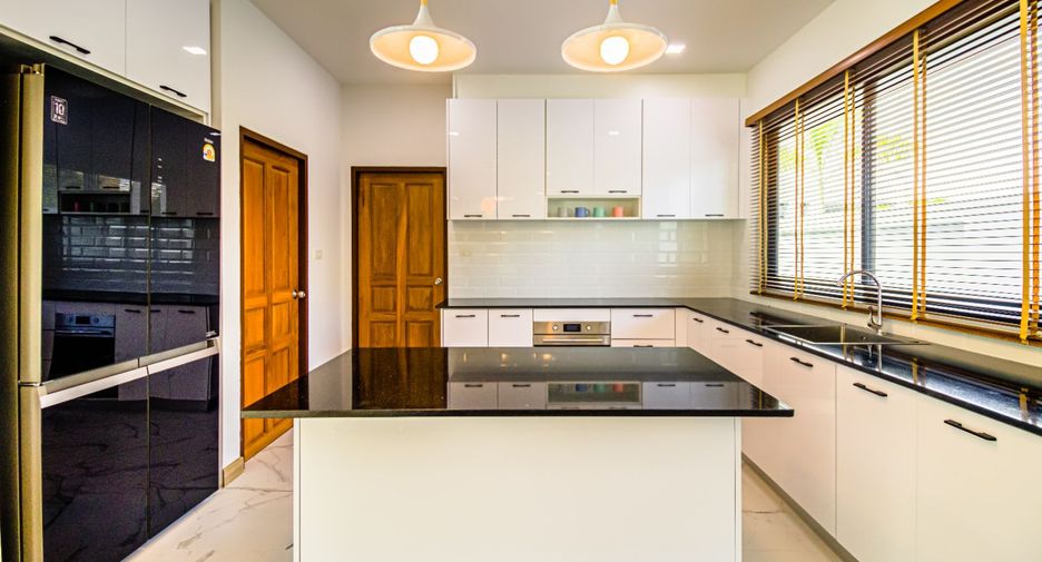 Casa en alquiler de 4 habitaciones en Mueang Chiang Mai, Chiang Mai