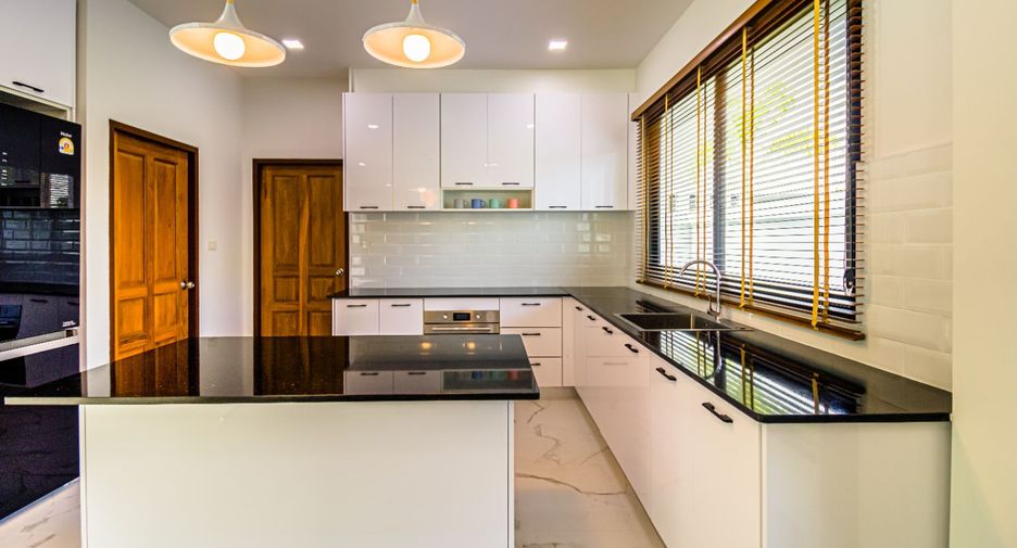 Casa en alquiler de 4 habitaciones en Mueang Chiang Mai, Chiang Mai