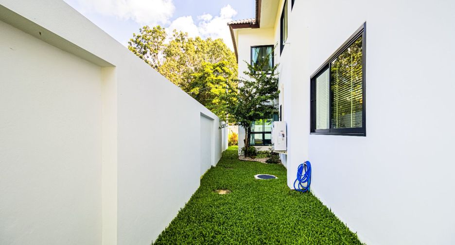 Casa en alquiler de 4 habitaciones en Mueang Chiang Mai, Chiang Mai