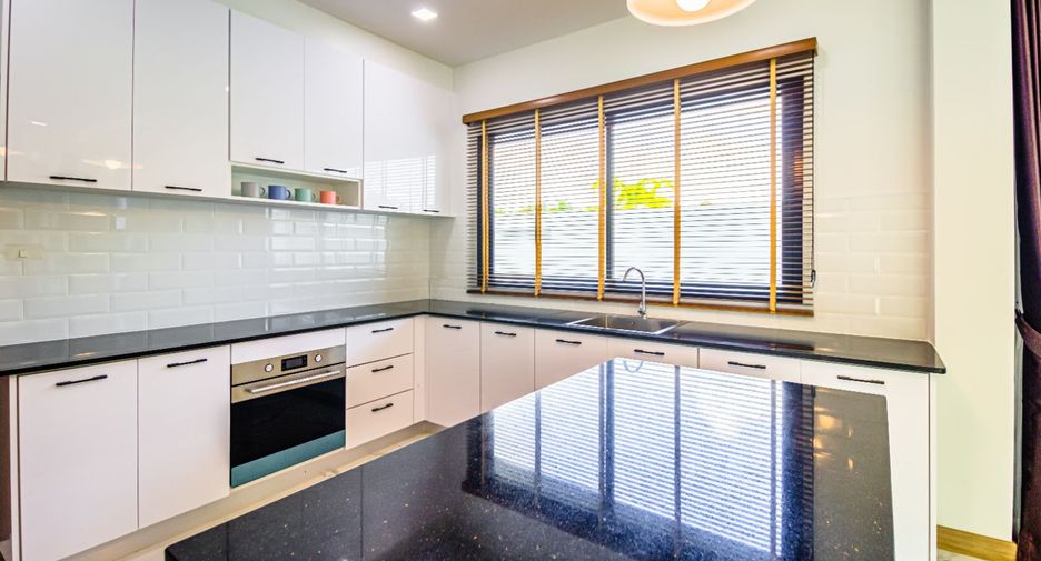 Casa en alquiler de 4 habitaciones en Mueang Chiang Mai, Chiang Mai