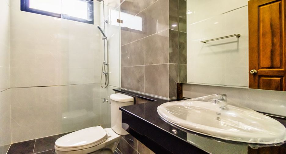 Casa en alquiler de 4 habitaciones en Mueang Chiang Mai, Chiang Mai