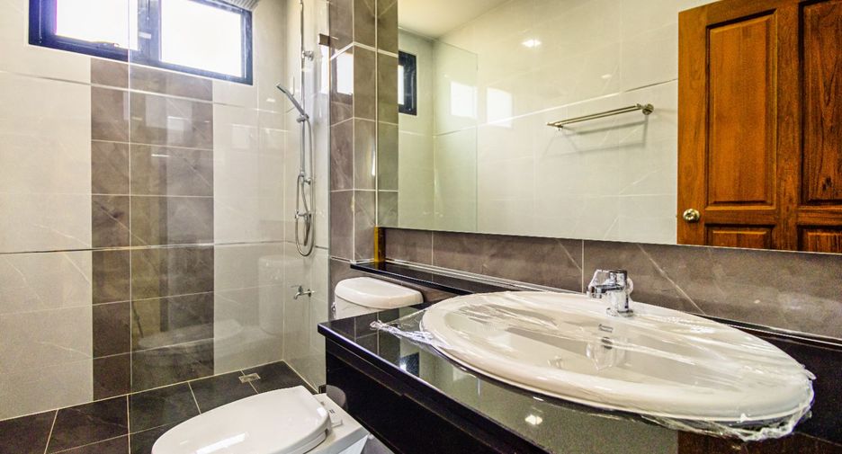 Casa en alquiler de 4 habitaciones en Mueang Chiang Mai, Chiang Mai