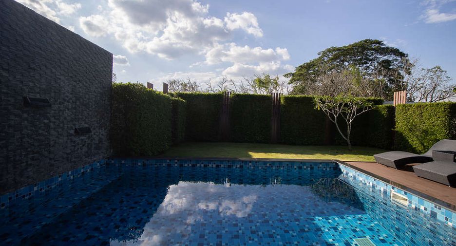 For rent and for sale 3 bedrooms house in Saraphi, Chiang Mai