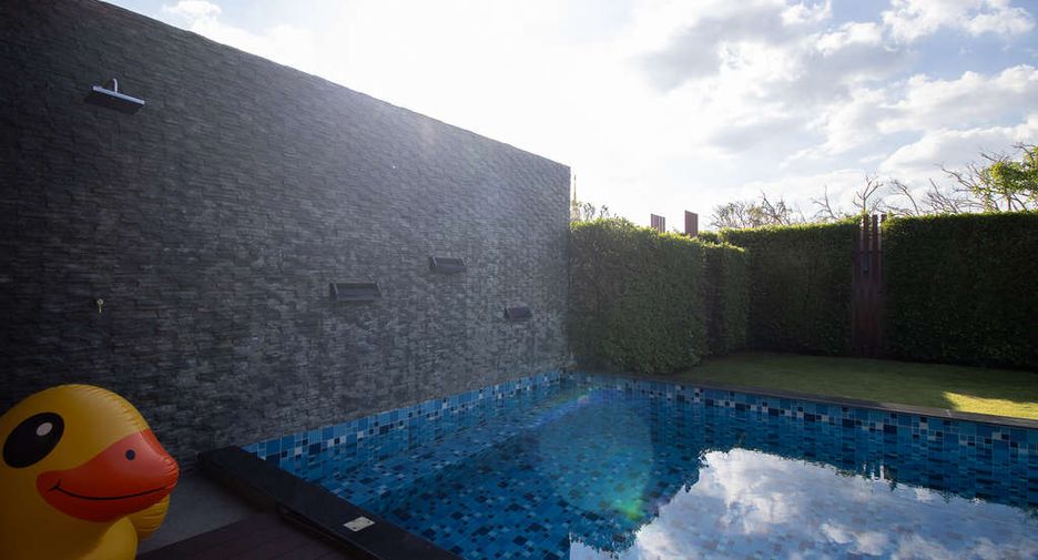 For rent and for sale 3 bedrooms house in Saraphi, Chiang Mai