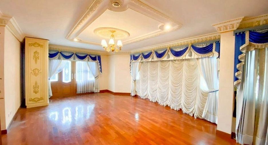 For rent and for sale 4 bedrooms house in Bang Khen, Bangkok