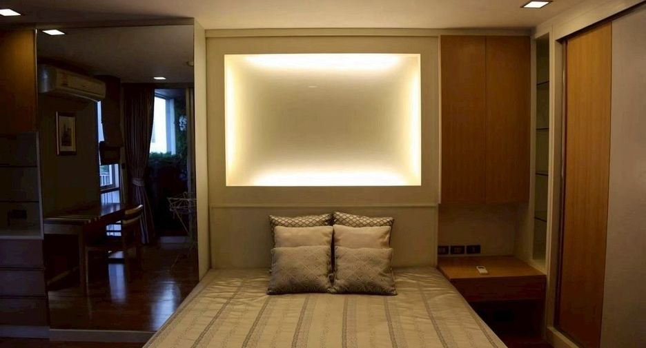 For rent 1 bed condo in Sathon, Bangkok