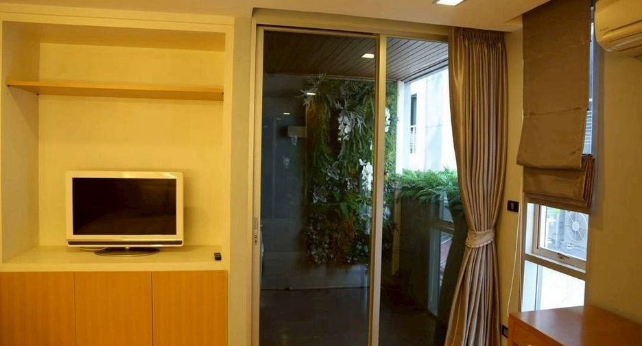For rent 1 bed condo in Sathon, Bangkok