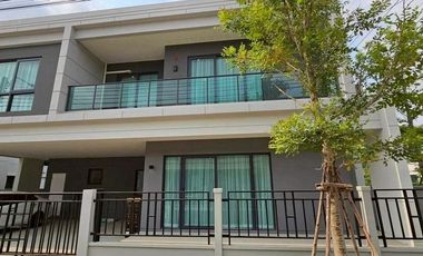 Haus zur Miete mit 4 Zimmer in Bang Phli, Samut Prakan
