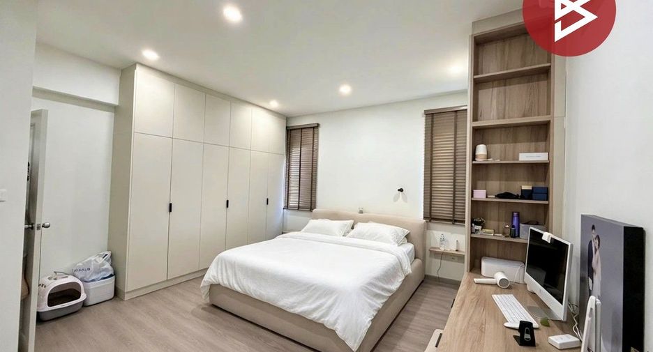 For sale 4 bedrooms house in Mueang Chon Buri, Chonburi