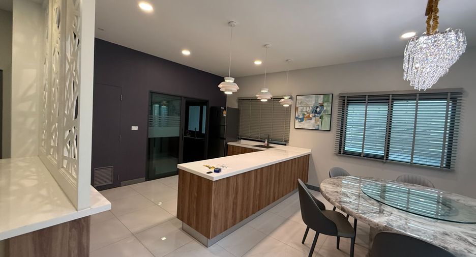 For rent 4 bedrooms house in Bang Phli, Samut Prakan