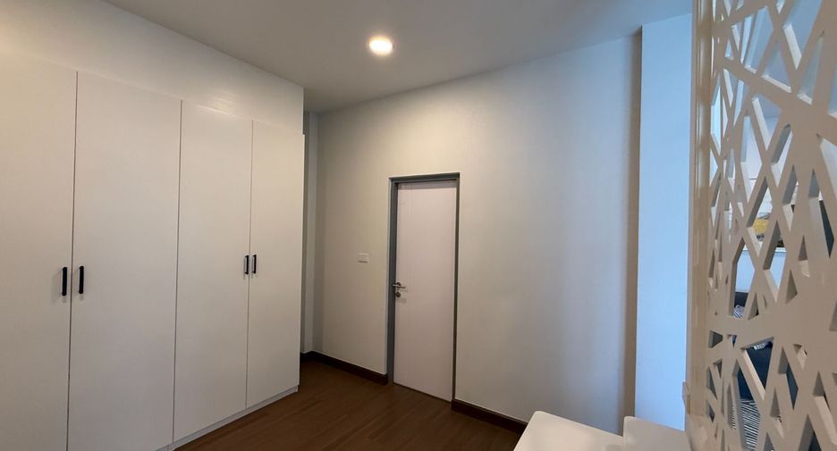 For rent 4 bedrooms house in Bang Phli, Samut Prakan