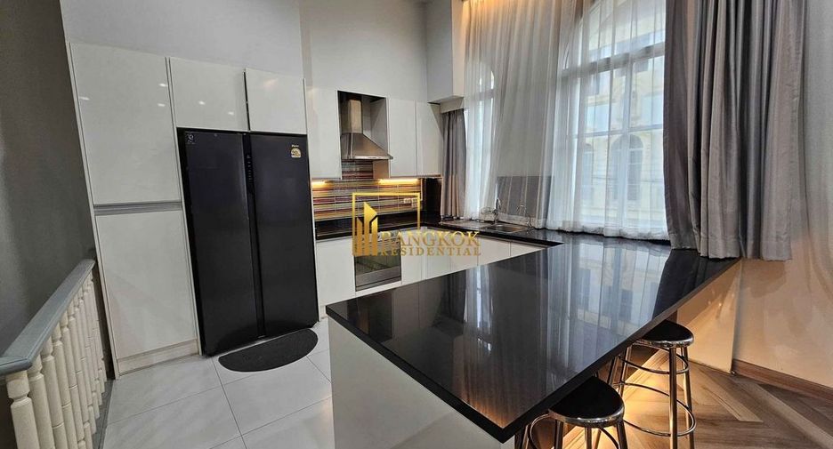 For rent 5 bedrooms townhouse in Yan Nawa, Bangkok