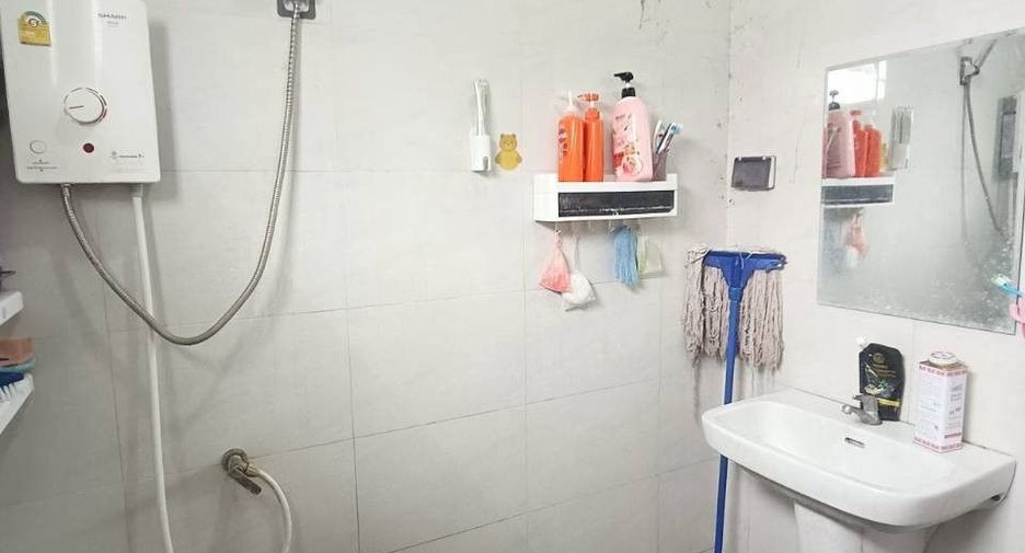 Casa en venta de 3 habitaciones en Ban Pong, Ratchaburi