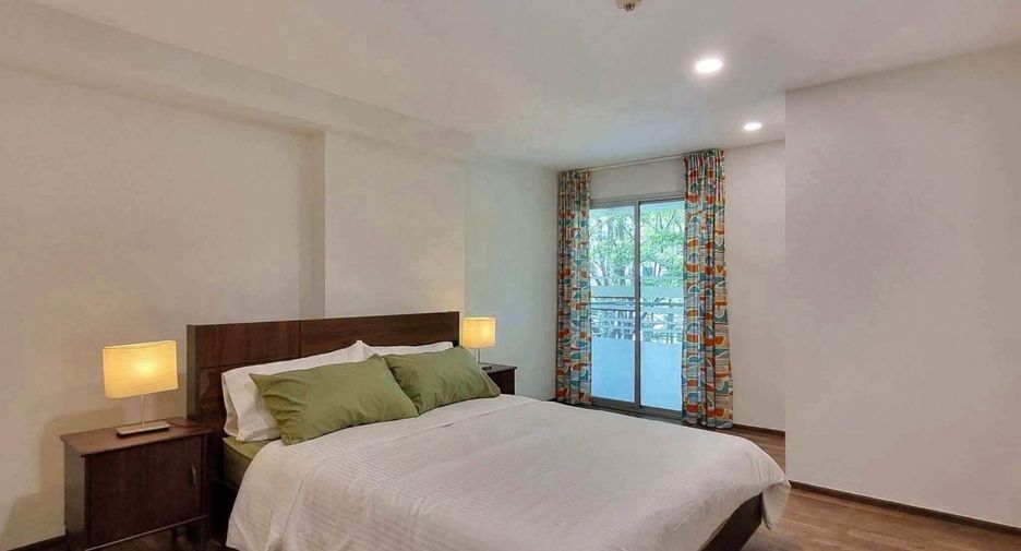 For rent 2 bedrooms condo in Phra Khanong, Bangkok