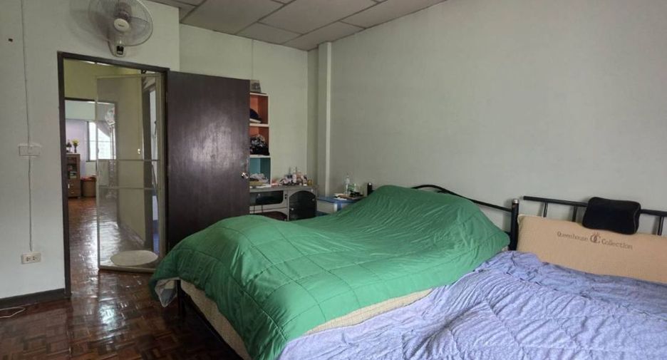 For sale 2 bedrooms townhouse in Bang Khen, Bangkok