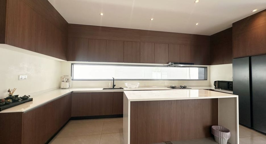 For rent 7 bedrooms villa in Bang Lamung, Chonburi