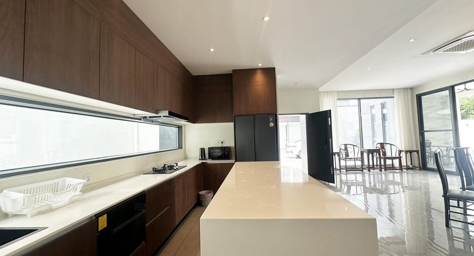For rent 7 bedrooms villa in Bang Lamung, Chonburi