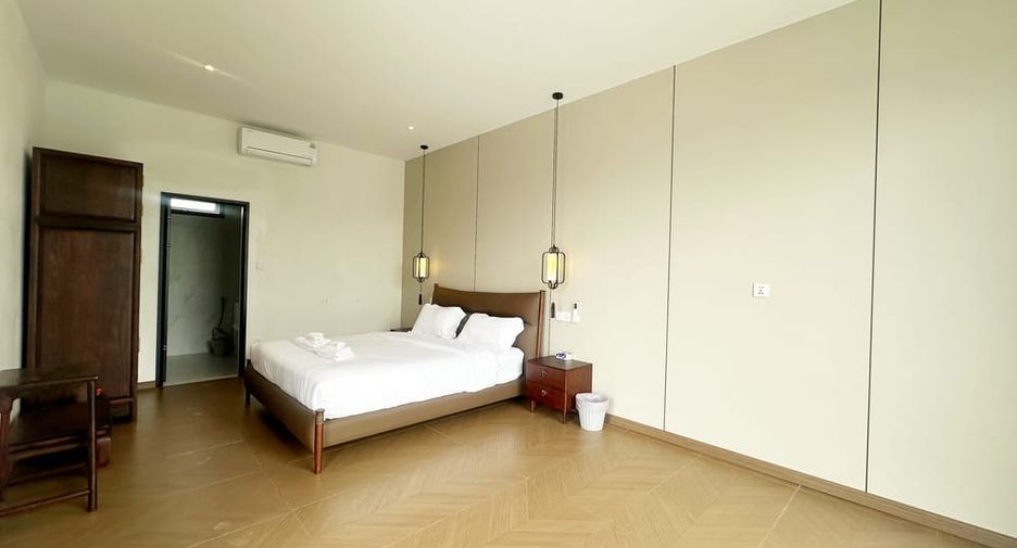 For rent 7 bedrooms villa in Bang Lamung, Chonburi
