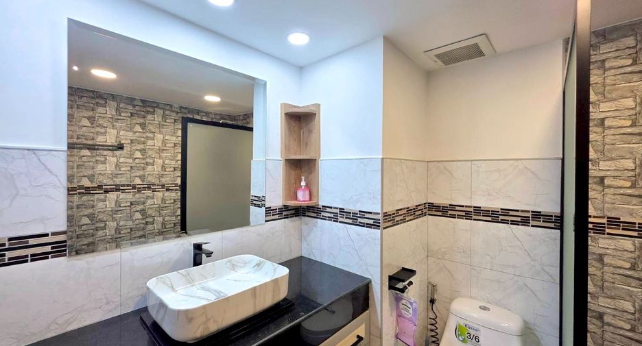 For rent 2 bedrooms condo in Bang Lamung, Chonburi
