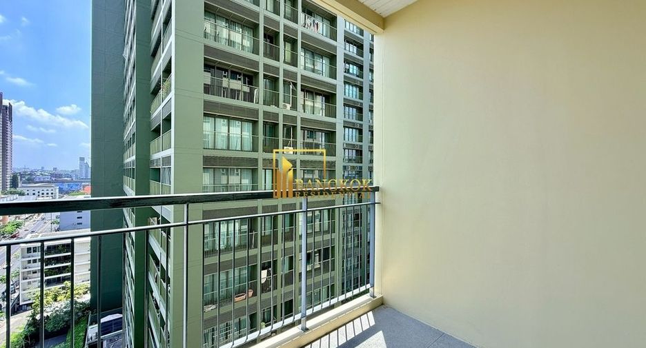 For rent 3 bedrooms apartment in Watthana, Bangkok