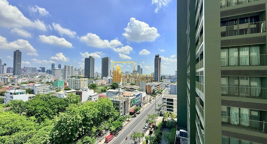 For rent 3 bedrooms apartment in Watthana, Bangkok