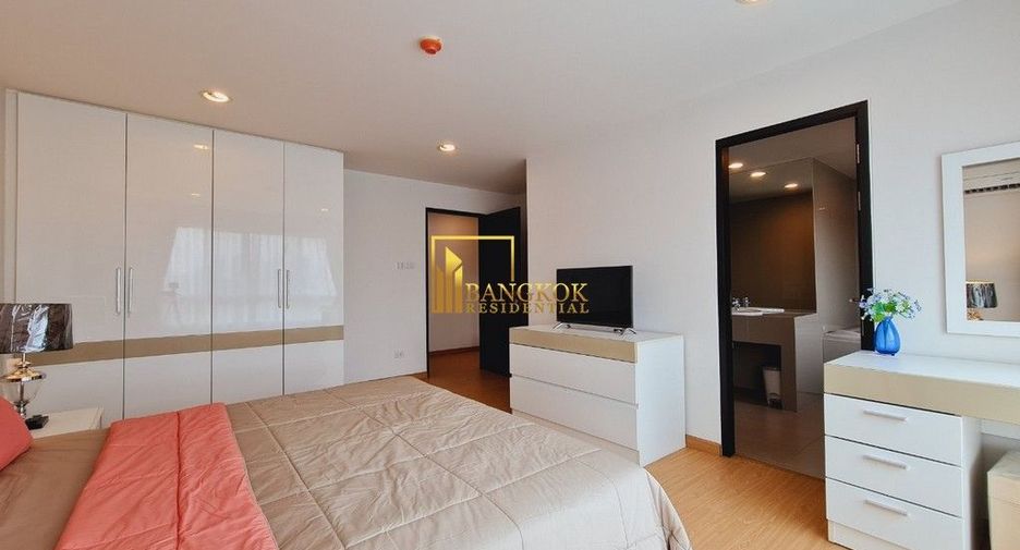 For rent 2 bedrooms apartment in Watthana, Bangkok