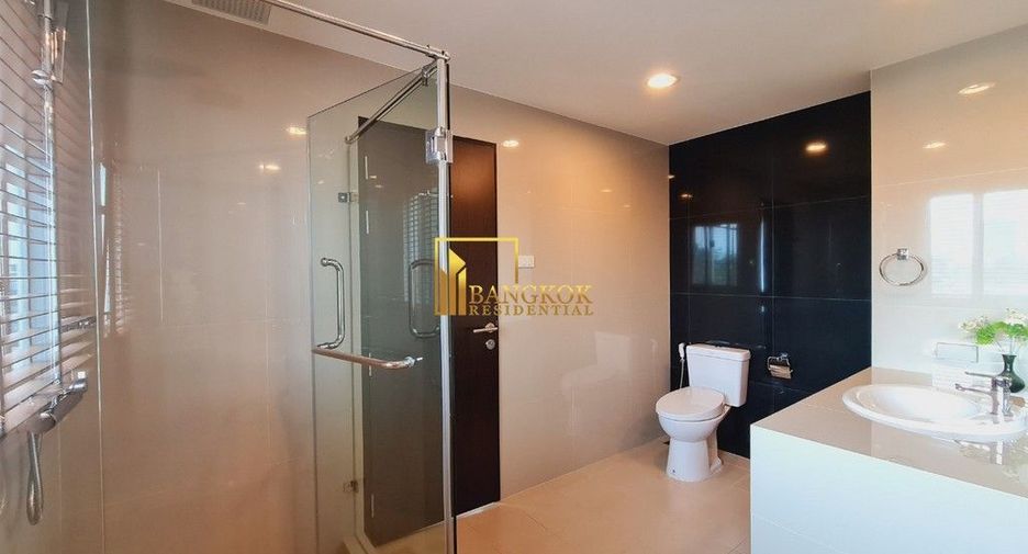 For rent 2 bedrooms apartment in Watthana, Bangkok