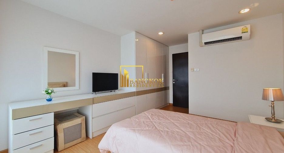 For rent 2 bedrooms apartment in Watthana, Bangkok