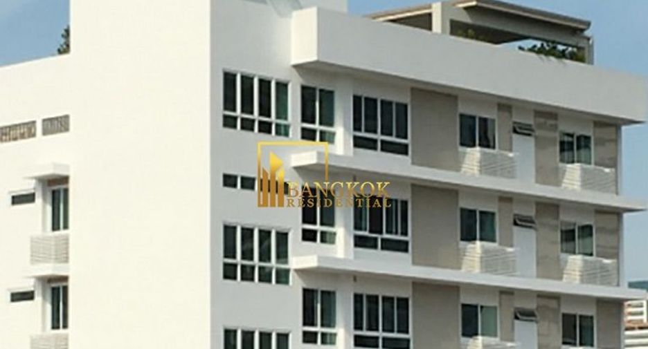For rent 2 bedrooms apartment in Watthana, Bangkok