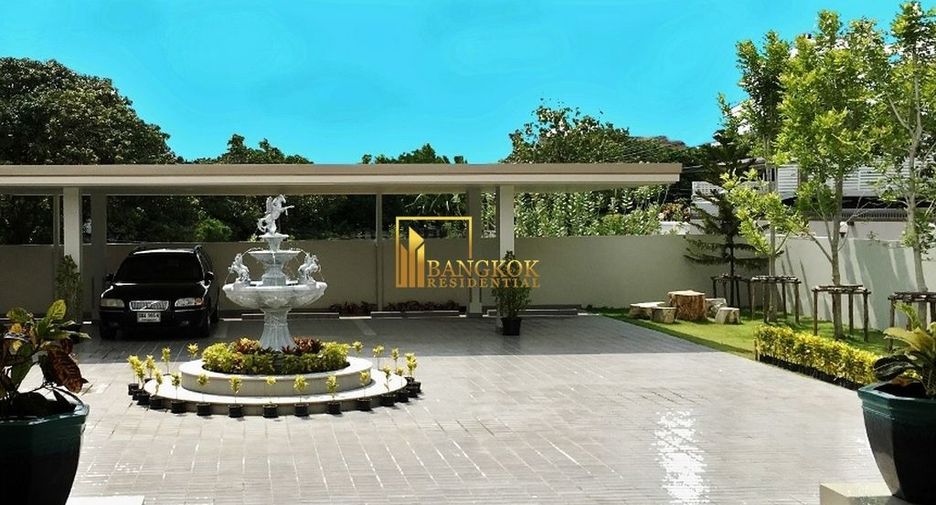 For rent 2 bedrooms apartment in Watthana, Bangkok
