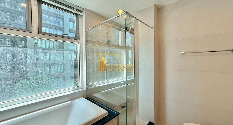 For rent 2 bedrooms apartment in Watthana, Bangkok