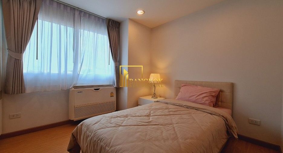 For rent 2 bedrooms apartment in Watthana, Bangkok
