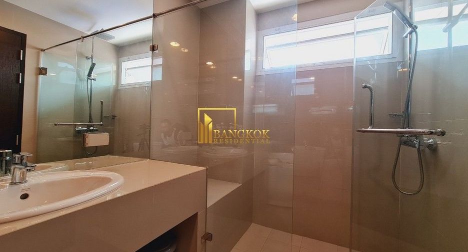 For rent 2 bedrooms apartment in Watthana, Bangkok