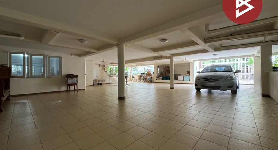 For sale 6 bedrooms house in Phra Pradaeng, Samut Prakan
