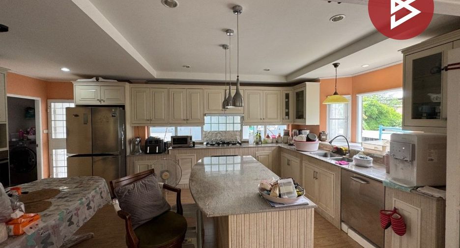 For sale 6 bedrooms house in Phra Pradaeng, Samut Prakan