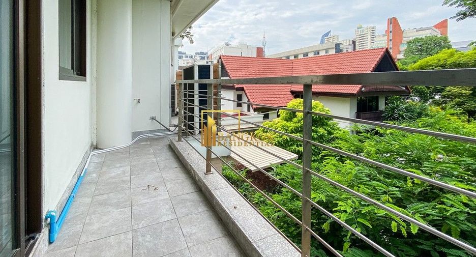 For rent 2 bedrooms apartment in Watthana, Bangkok
