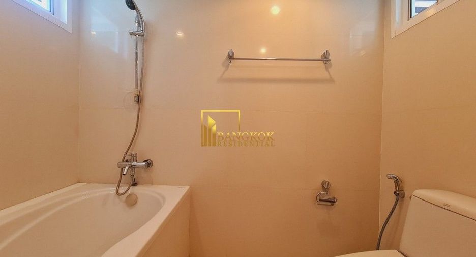 For rent 2 bedrooms apartment in Pathum Wan, Bangkok
