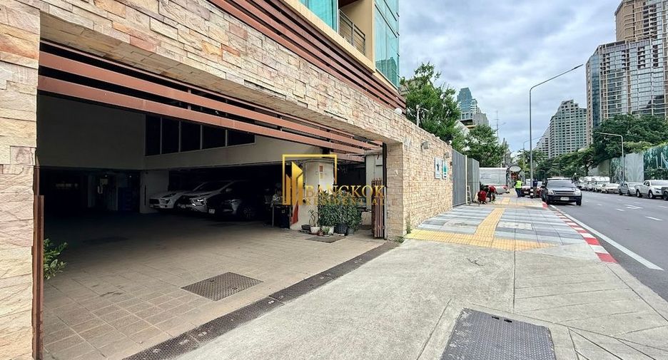 For rent 2 bedrooms apartment in Pathum Wan, Bangkok