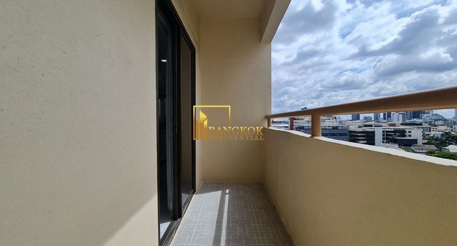 For rent 1 bed apartment in Watthana, Bangkok
