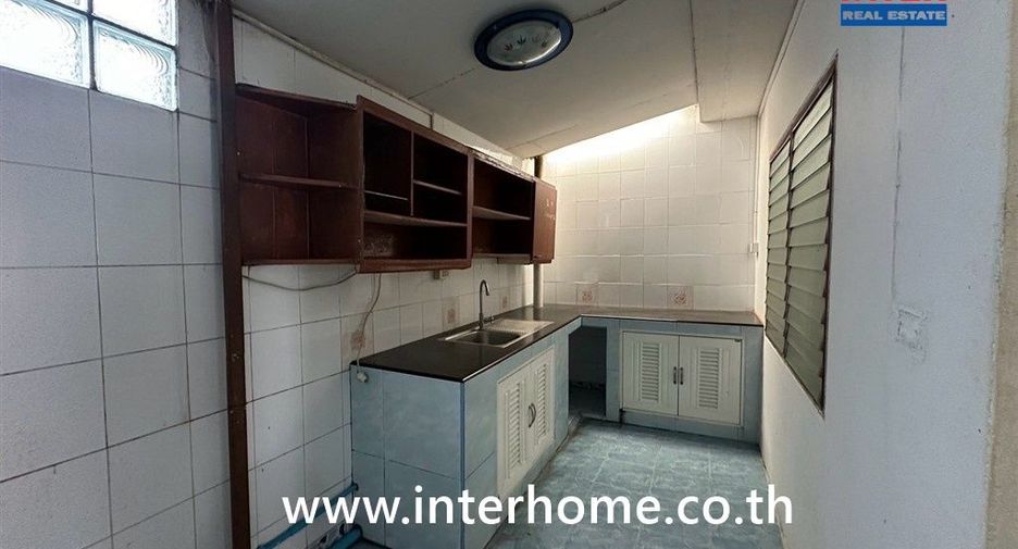 For sale 4 bedrooms townhouse in Pak Kret, Nonthaburi