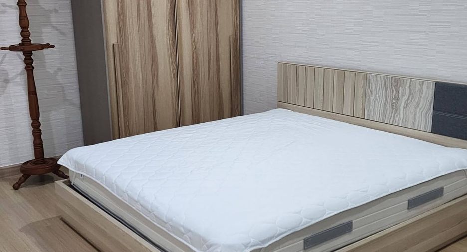 For sale 3 bedrooms condo in Yan Nawa, Bangkok