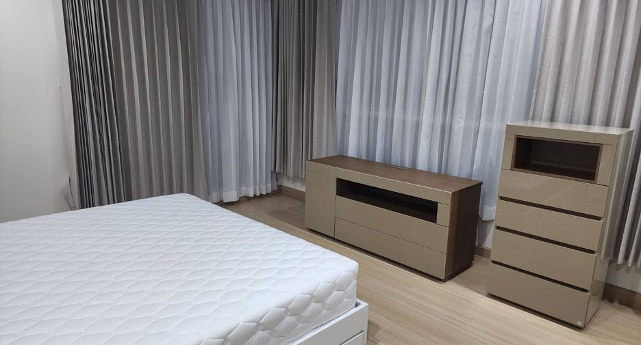 For sale 3 bedrooms condo in Yan Nawa, Bangkok