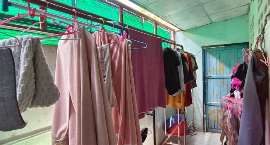 Casa adosada en venta de 2 habitaciones en Bang Pakong, Chachoengsao