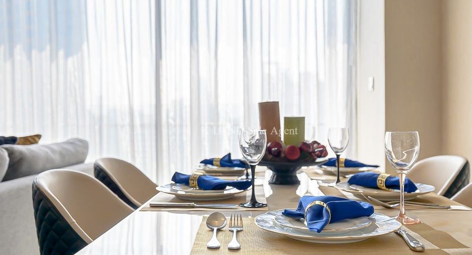 For rent 2 bedrooms condo in Khlong Toei, Bangkok