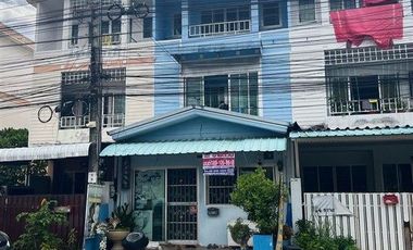 For sale 3 bedrooms townhouse in Sai Mai, Bangkok