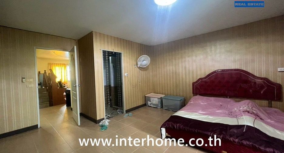 For sale 3 bedrooms townhouse in Sai Mai, Bangkok