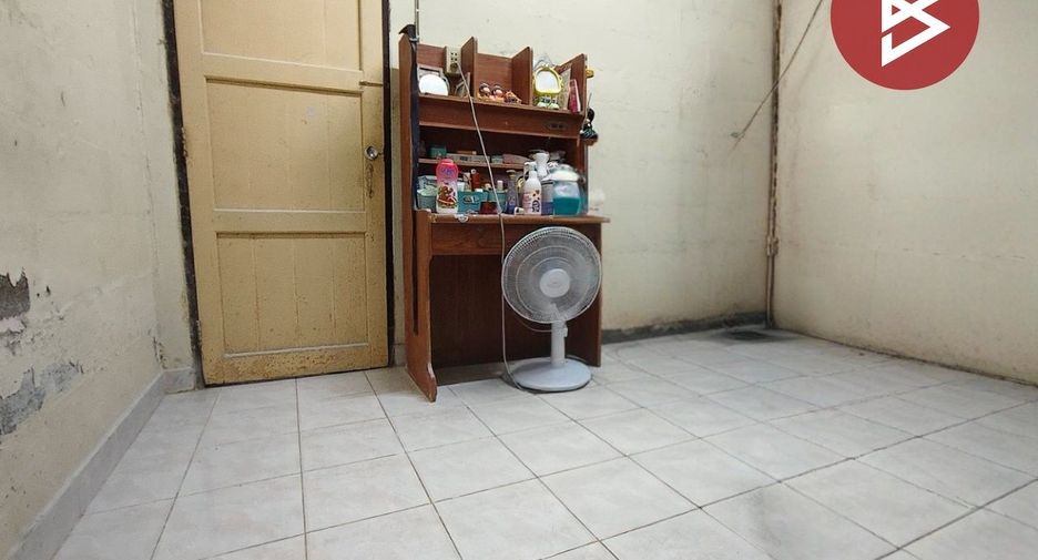 For sale 2 bedrooms townhouse in Phra Pradaeng, Samut Prakan