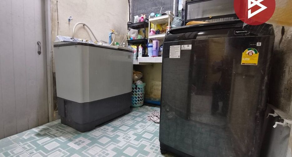 For sale 2 bedrooms townhouse in Phra Pradaeng, Samut Prakan